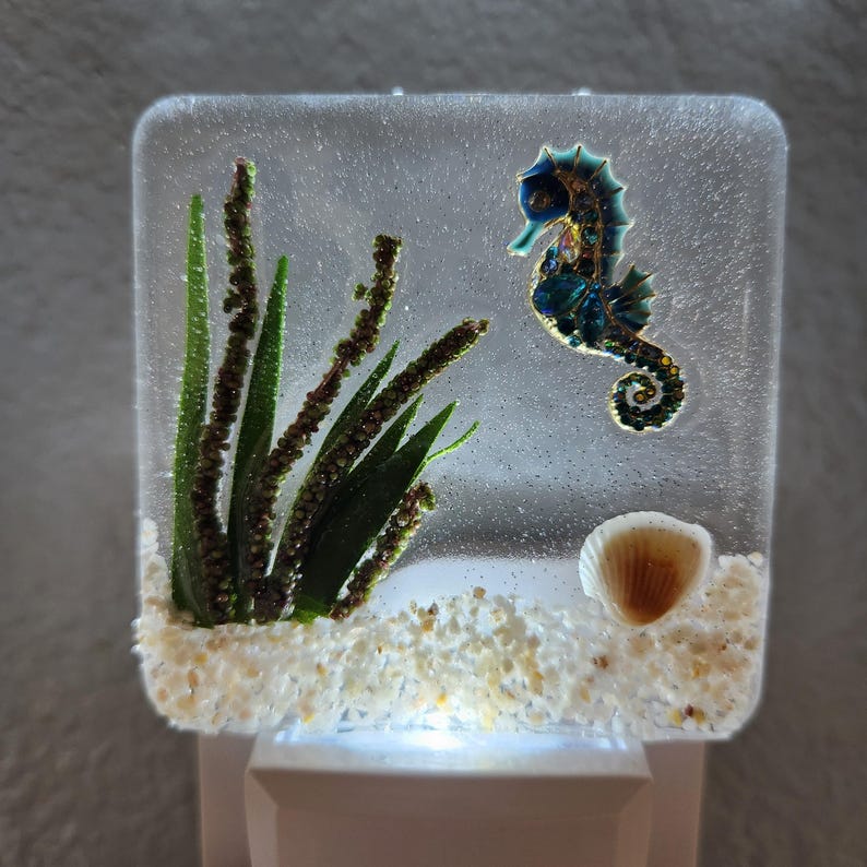 LED Night Light, Beautiful Resin Night Light, Birthday Gift, Housewarming, Gift for Any Occasion, Dragonfly, Butterfly, Turtle, Floral