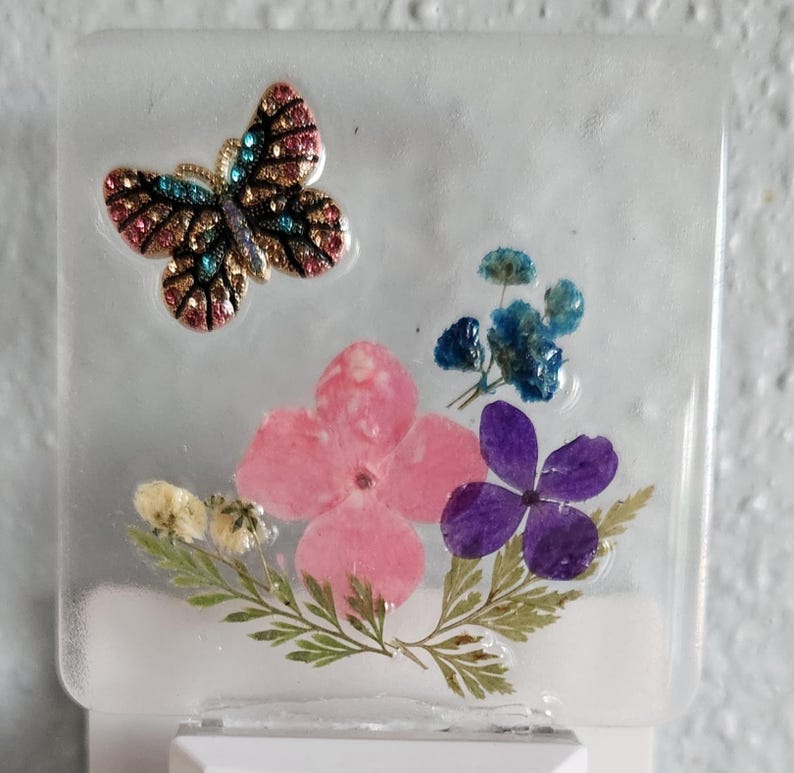 LED Night Light, Beautiful Resin Night Light, Birthday Gift, Housewarming, Gift for Any Occasion, Dragonfly, Butterfly, Turtle, Floral