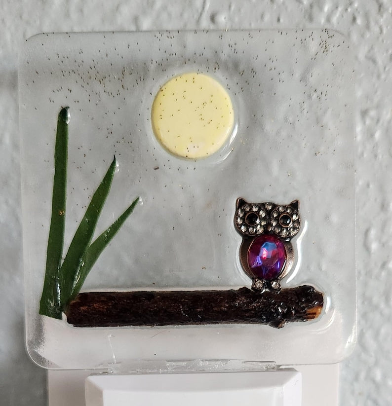 LED Night Light, Beautiful Resin Night Light, Birthday Gift, Housewarming, Gift for Any Occasion, Dragonfly, Butterfly, Turtle, Floral