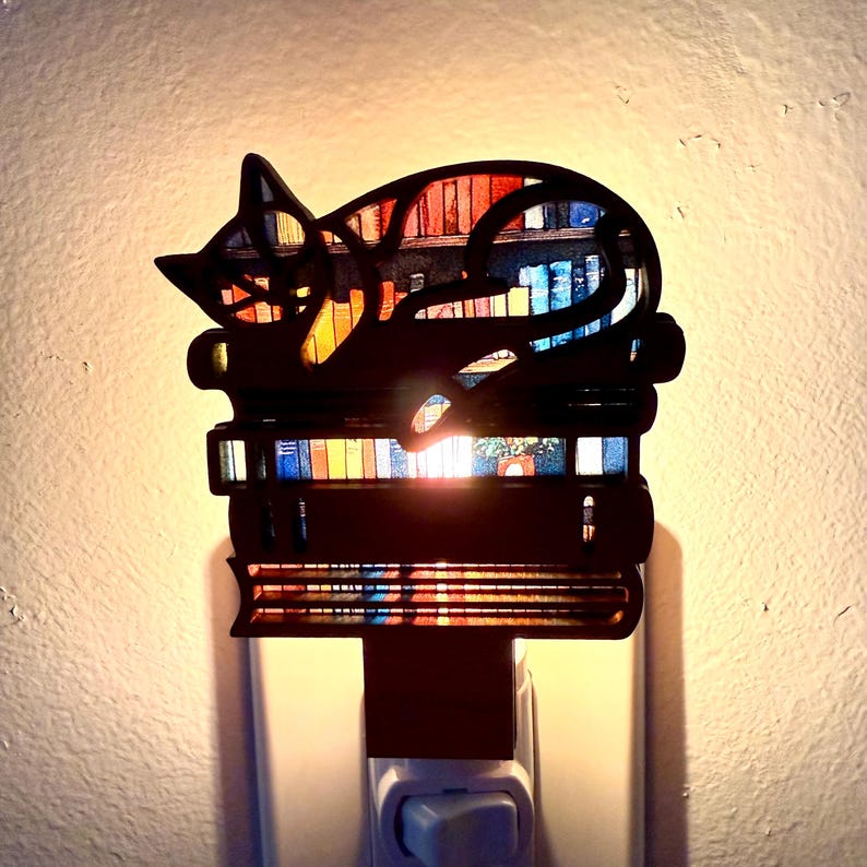 Cats and Books Night Light, Plug in Nightlight Cats,Birthday Gift for Cat Lover, Cat Lover Gift for Girls, Cat Home Decor, Cat Lady Gift