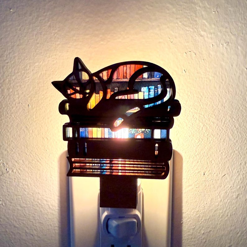 Cats and Books Night Light, Plug in Nightlight Cats,Birthday Gift for Cat Lover, Cat Lover Gift for Girls, Cat Home Decor, Cat Lady Gift
